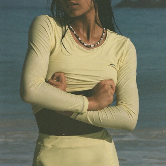 new FREE PEOPLE ABYSSE crop long sleeve rashie rashguard m medium - Picture 1 of 3